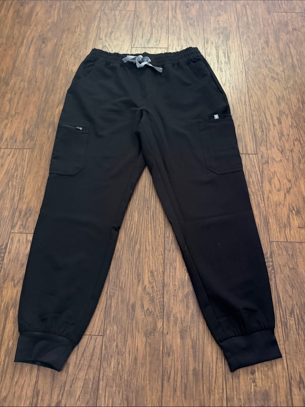 Figs Jogger Scrub Bottoms (NWT) - Picture 2 of 6